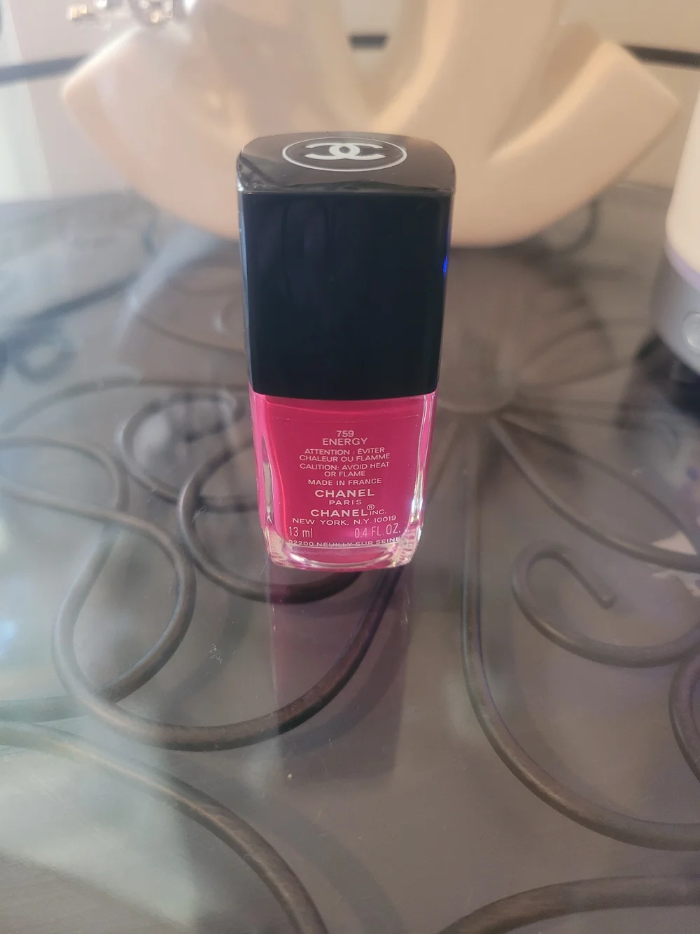CHANEL Le Vernis Nail Polish in Color=Energy (Pink)